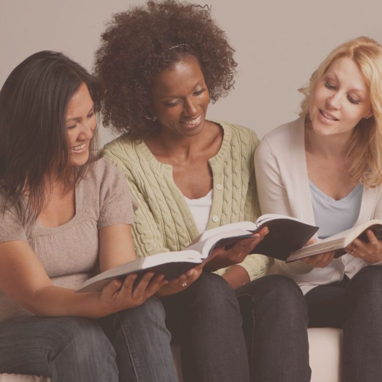 “Many good books don’t sell.” Julie Broad, author of Self-Promote & Succeed, joins Kim Stewart on the Book Marketing Mania podcast to talk about the difference in marketing vs selling and why you need both, plus why audiobooks are no longer optional for authors.